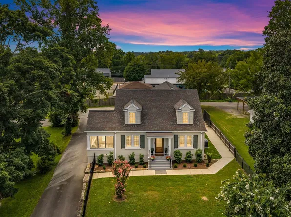 404 Murrell St, Dickson, TN 37055