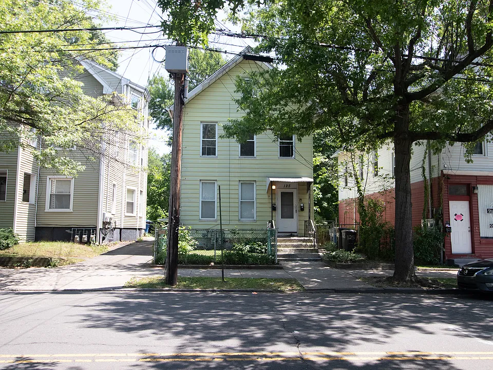 125 Shelton Ave #B2