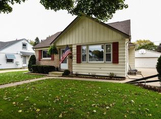 2534 S 84th St, West Allis, WI 53227