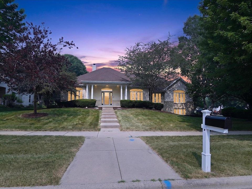 1st image of 2779 Richardson St