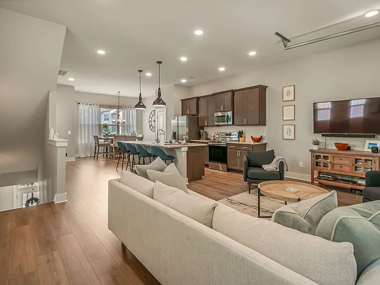 207 Stonecrest Cir — Photo 10