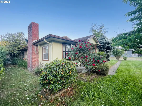 370 Weaver Ave, Myrtle Creek, OR 97457