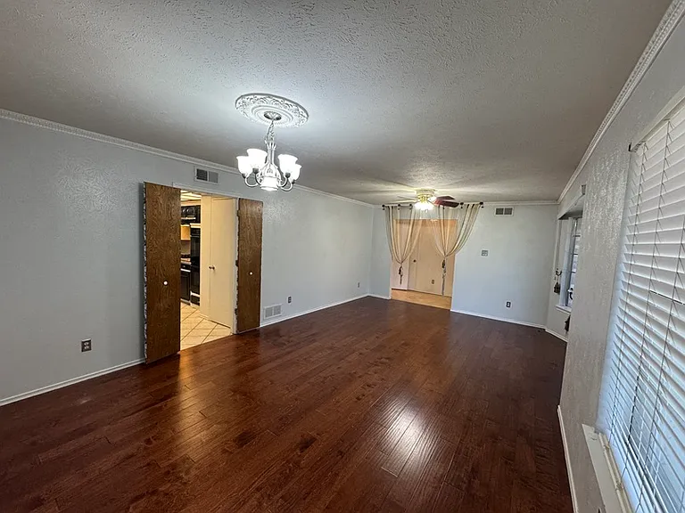 429 Sheffield Dr — Photo 20