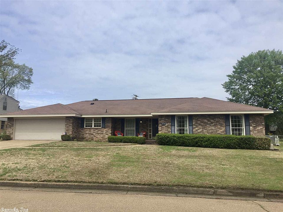 1st image of 2710 Mockingbird Ln