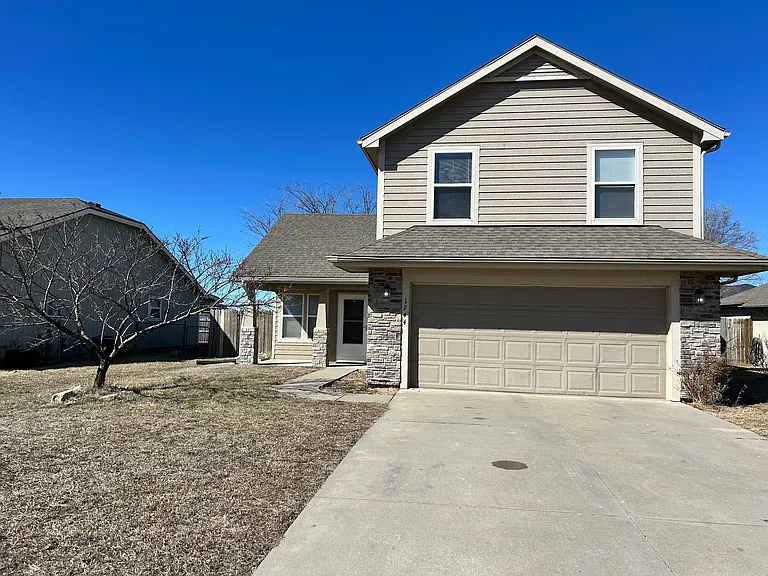 1744 Sutter Woods Rd — Photo 2