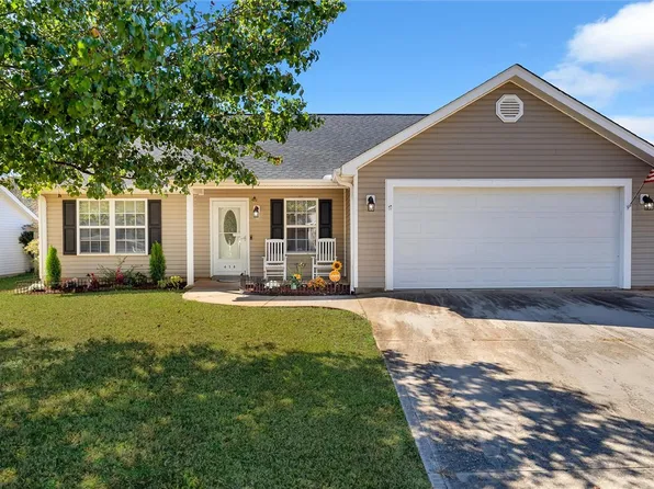 658 Grover Dr, Lyman, SC 29365