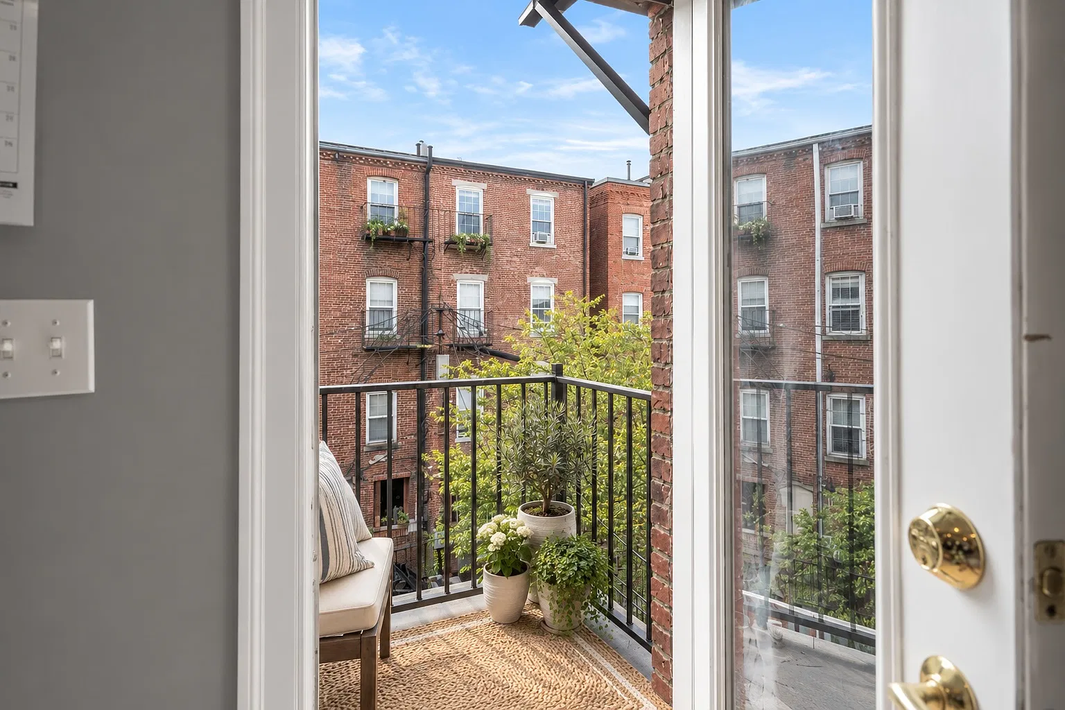 1 bed, 500 sqft, $2,700 — Photo 2