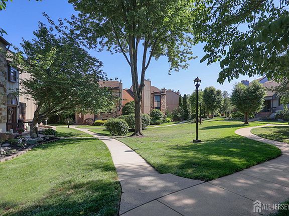5th image of 230 Silver Ln