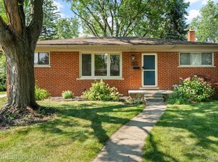 17022 Marguerite St, Beverly Hills, MI 48025