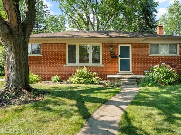 17022 Marguerite St, Beverly Hills, MI 48025