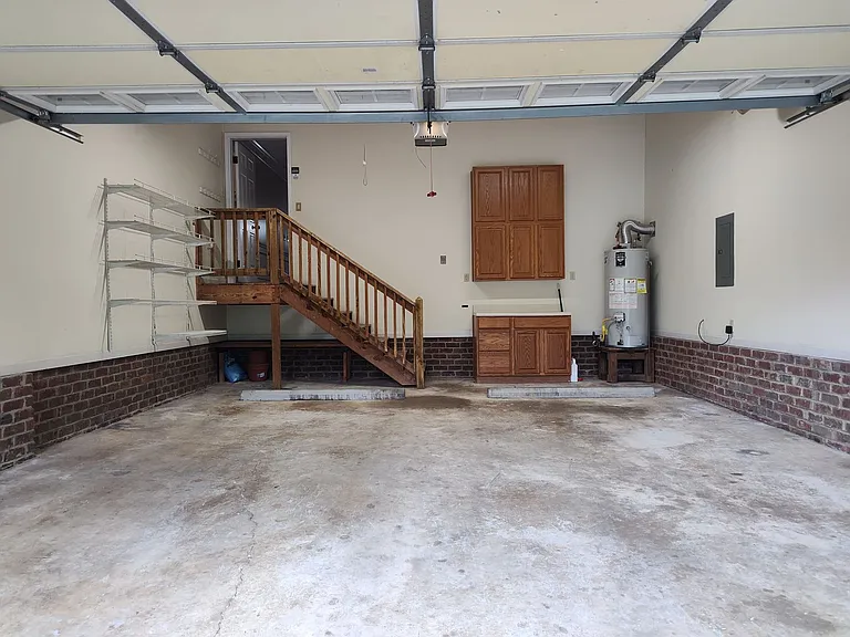 7235 Kinsmore Ln — Photo 32
