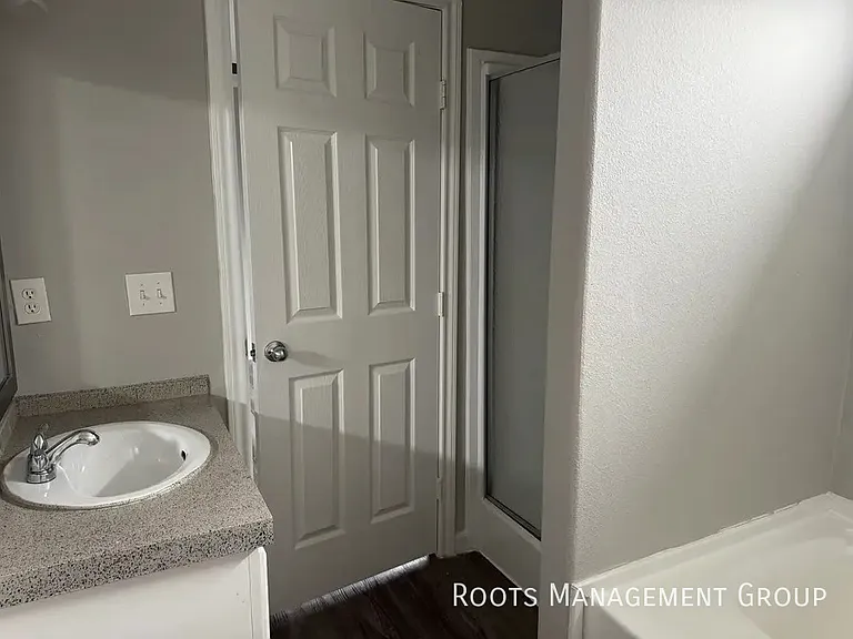 15927 Clarke Springs Dr #15927C — Photo 10