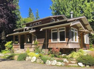 11685 Laurelwood Ln NE, Bainbridge Island, WA 98110