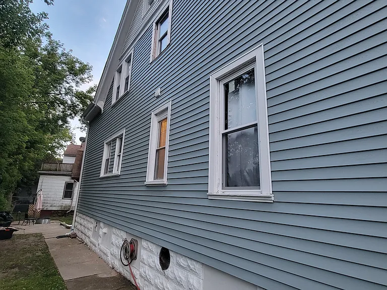 435A W Auer Ave — Photo 2
