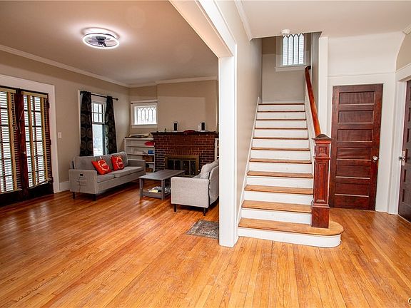 4th image of 114 Victoria Pl
