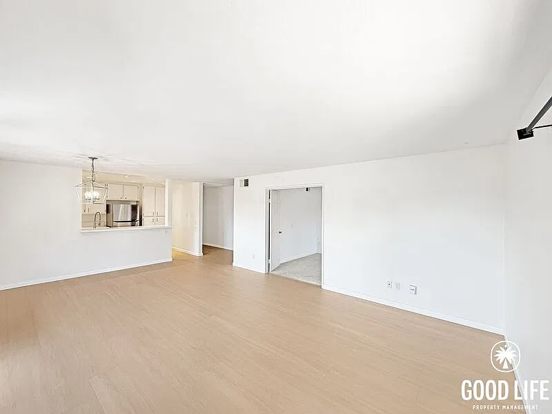 2 bed, 2.0 bath, 1167 sqft, $3,000 — Photo 3