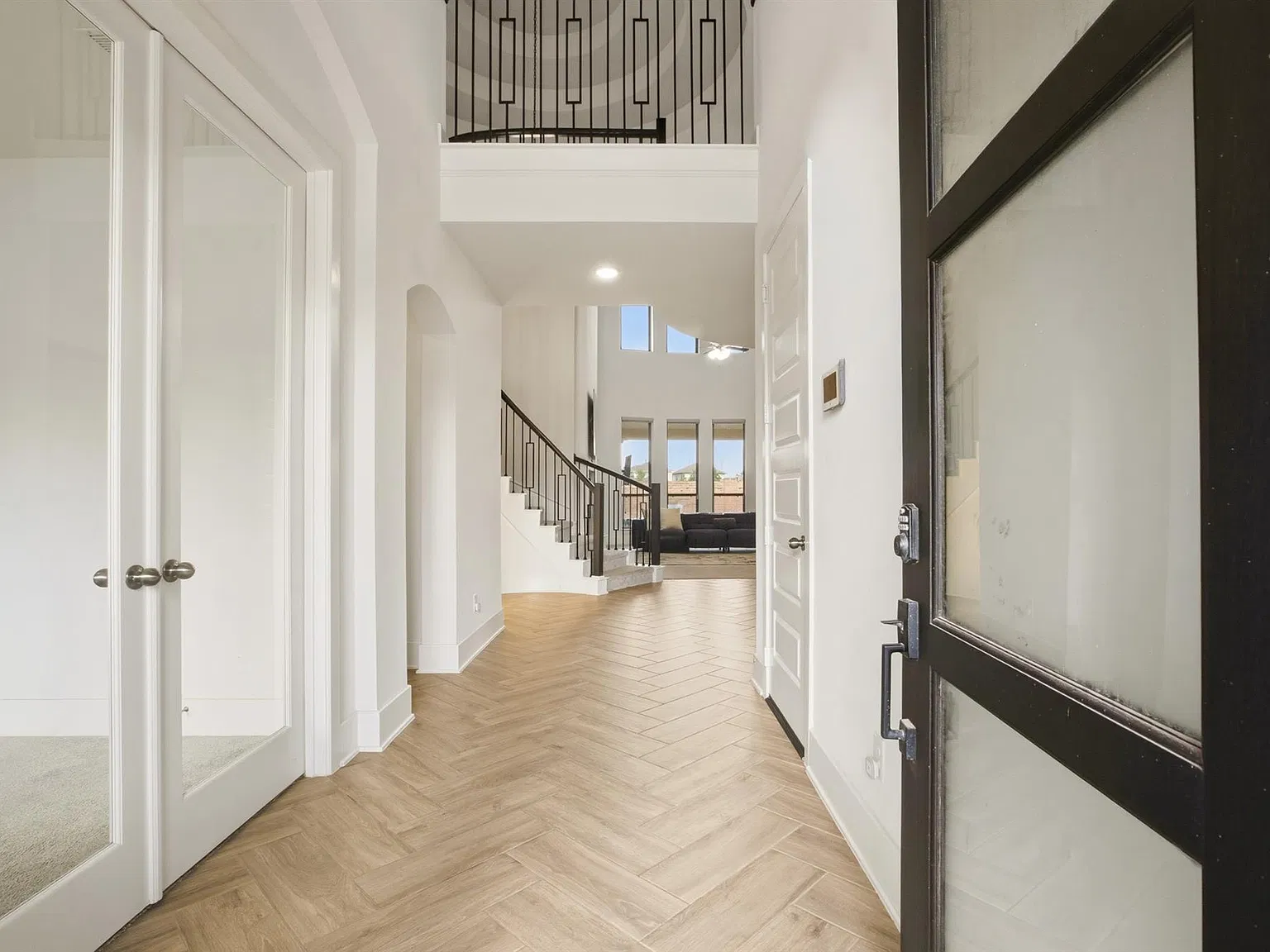 4 bed, 3.5 bath, 3137 sqft, $3,800 — Photo 4