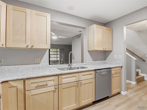 5th image of 49 Douglas St APT 23