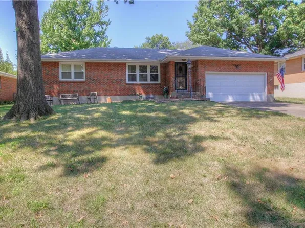 7108 N Olive St, Gladstone, MO 64118
