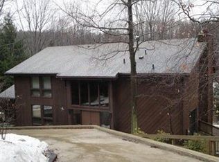 1366 Mockingbird Dr, Kent, OH 44240