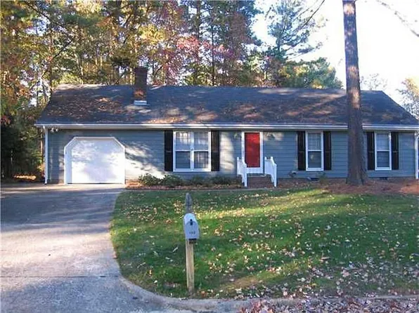 100 Honeysuckle Ln, Cary, NC 27513