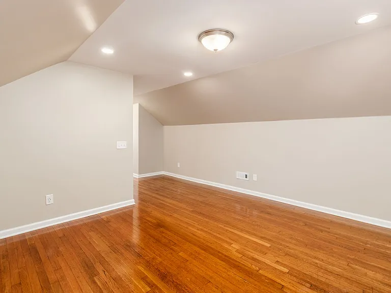 2215 Dresden St — Photo 26