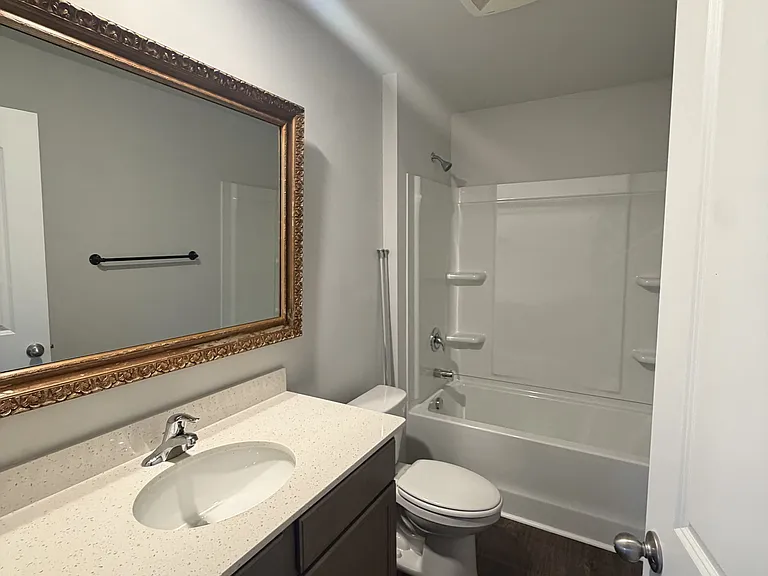 1511 Heritage Cir SE — Photo 8