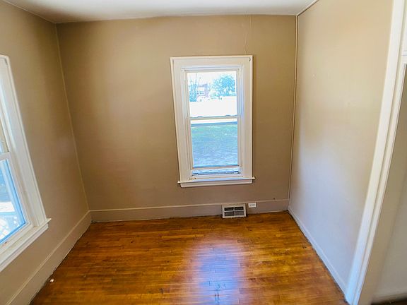 5th image of 425 Adams St SE #1