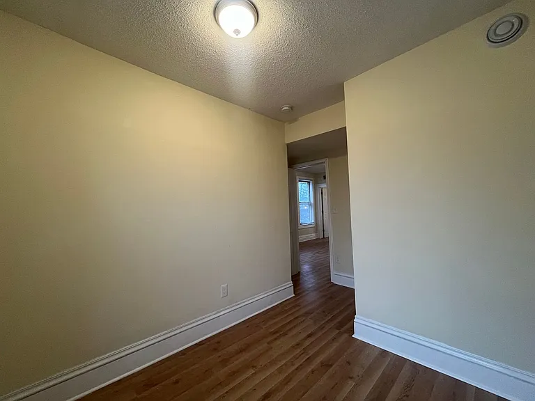 595 Park Street — Photo 10