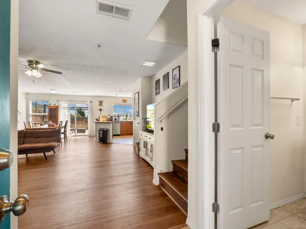 3038 Morrissey St SW, Albuquerque, NM 87121