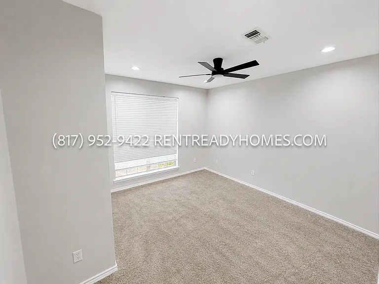 4901 Lakeside Dr — Photo 15