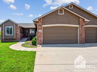 1401 E Splitwood Way St, Derby, KS 67037