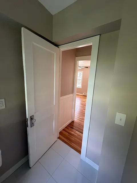 3 bed, 1200 sqft, $2,300 — Photo 4