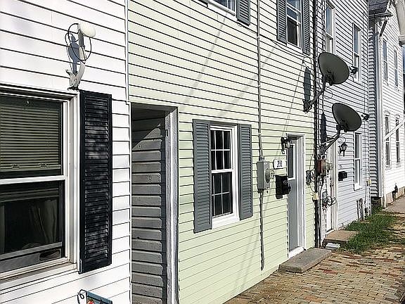 3rd image of 231 S Baltimore St