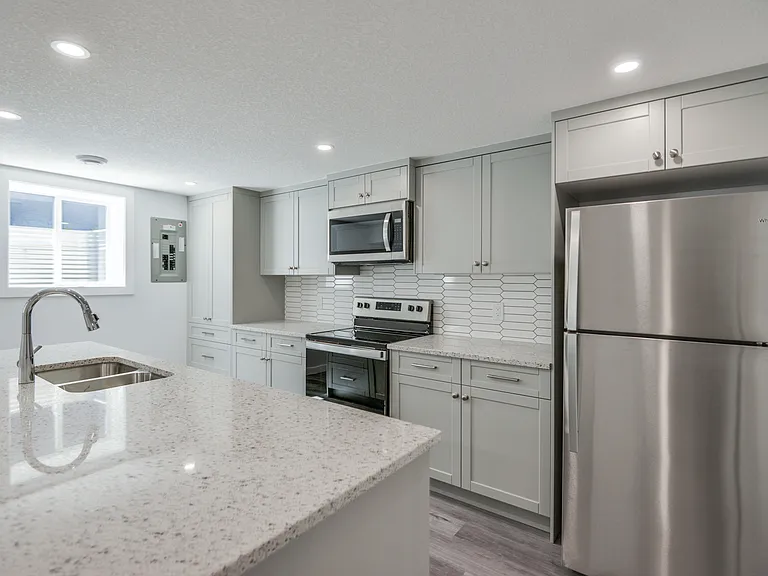 4 Trafford Pl NW #R — Photo 7