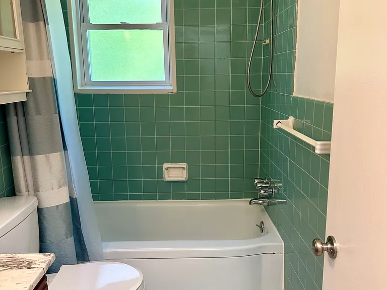 320 S Swarthmore Ave #C1 — Photo 8
