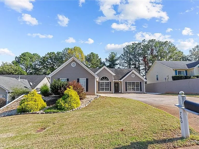 760 Trellis Pond Ct #4 — Photo 2