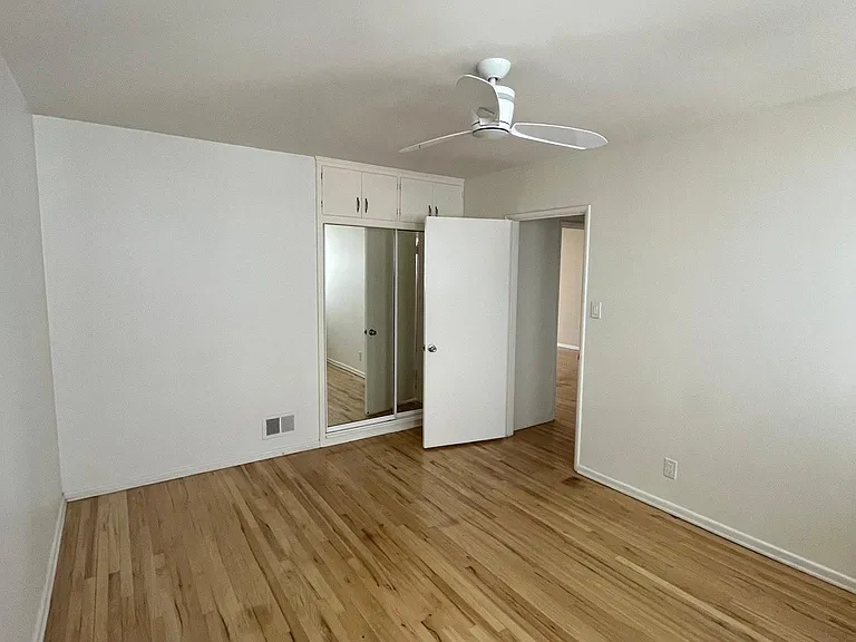 446 1/2 Landfair Ave #446-1/2 — Photo 12