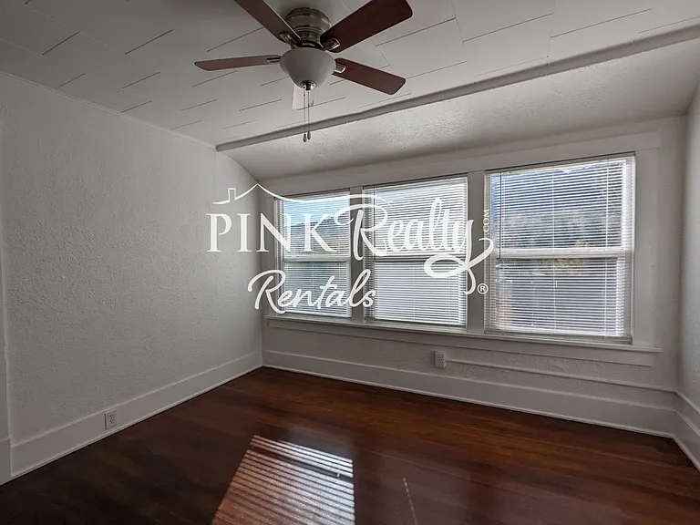 118 Lafayette Rd — Photo 13
