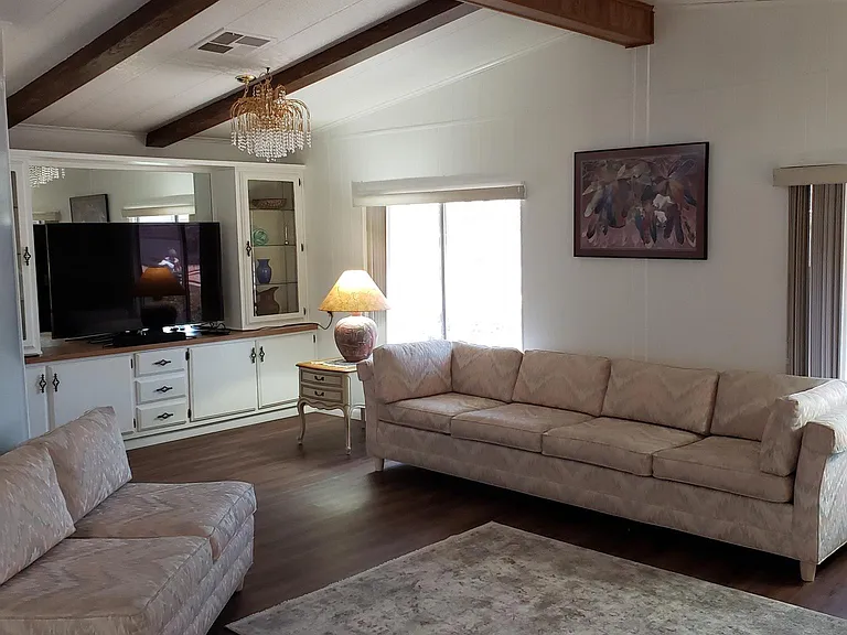 130 W Olive Dr — Photo 3