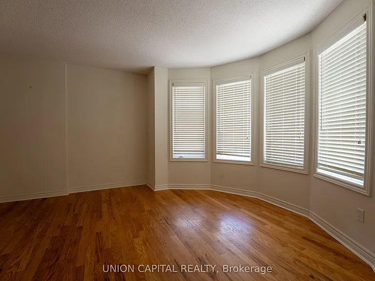 230 Saint George St #1 — Photo 11
