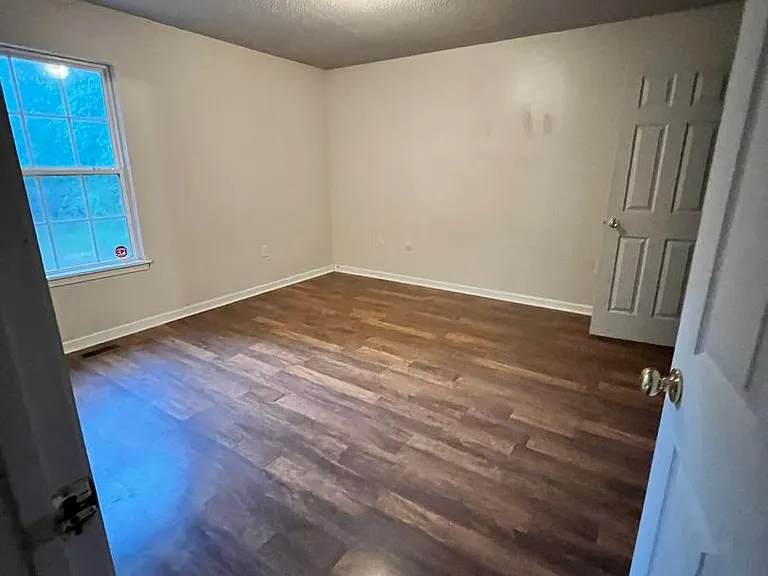 236 Bridgeview Dr — Photo 6