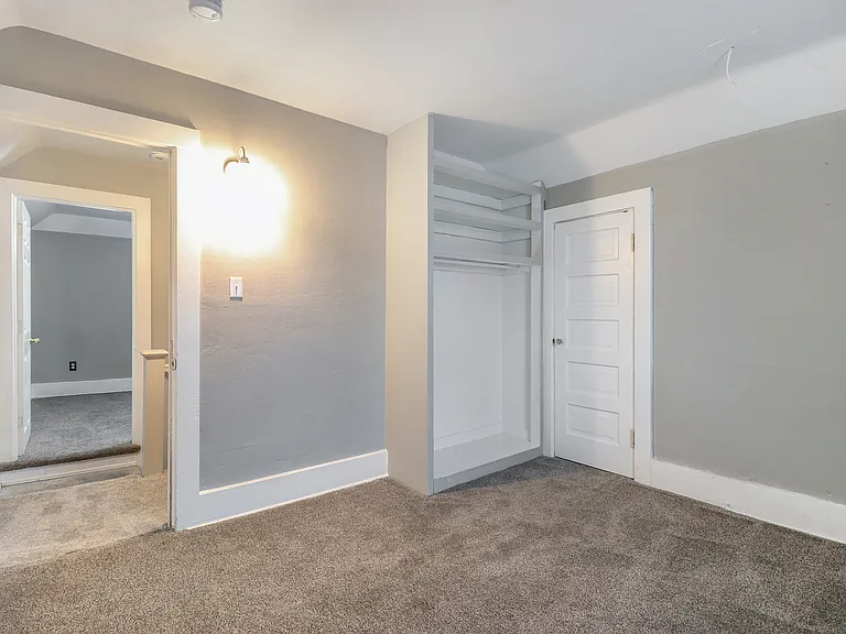 403 Laurel St — Photo 12
