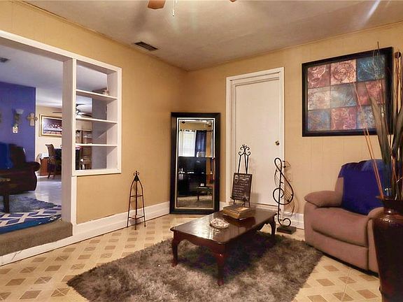 4th image of 4420 Robbins Ave