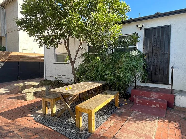 1664 Thomas Ave — Photo 15