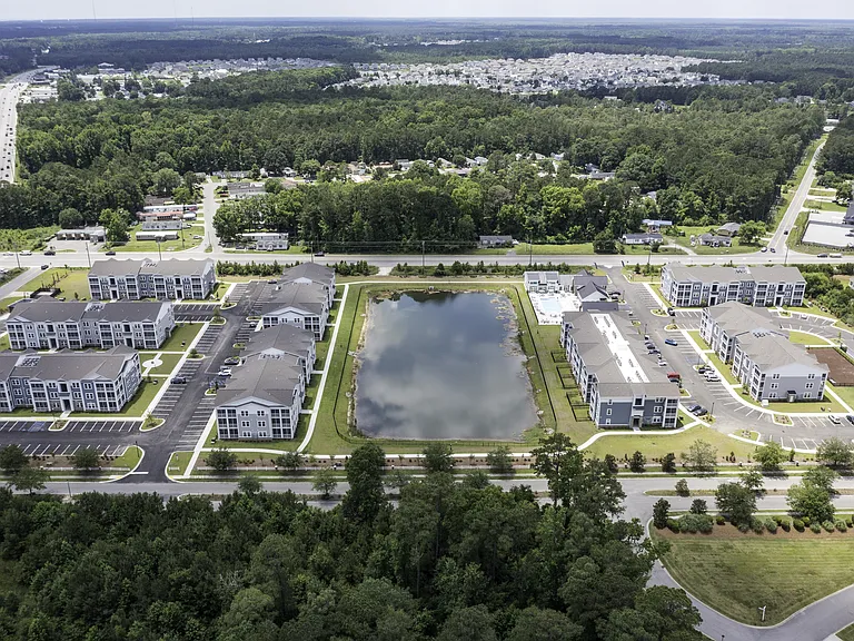 Anchor Pointe Apartments — Photo 29
