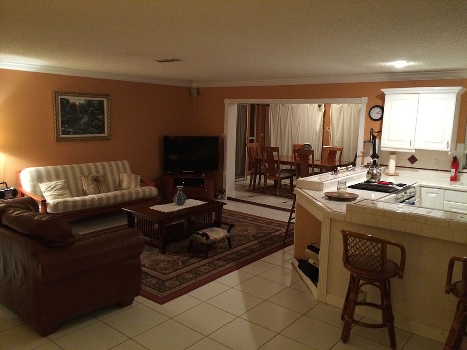 1st image of 240 Lyndhurst St #House