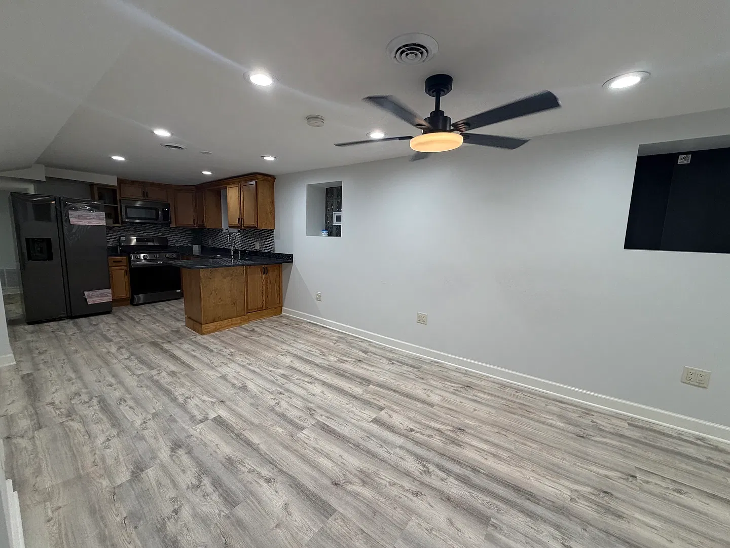 Studio, 600 sqft, $2,100 — Photo 4