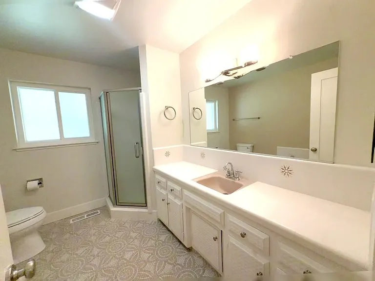 1270-1272 Meredith Way — Photo 18
