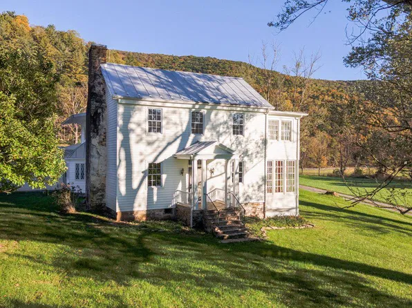 16090 Brocks Gap Rd, Fulks Run, VA 22830